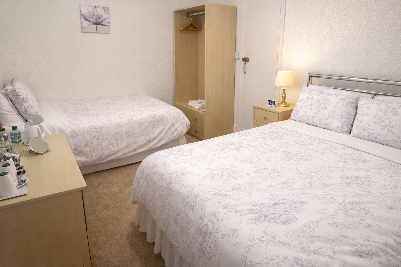 Spacious Twin Room with Storage